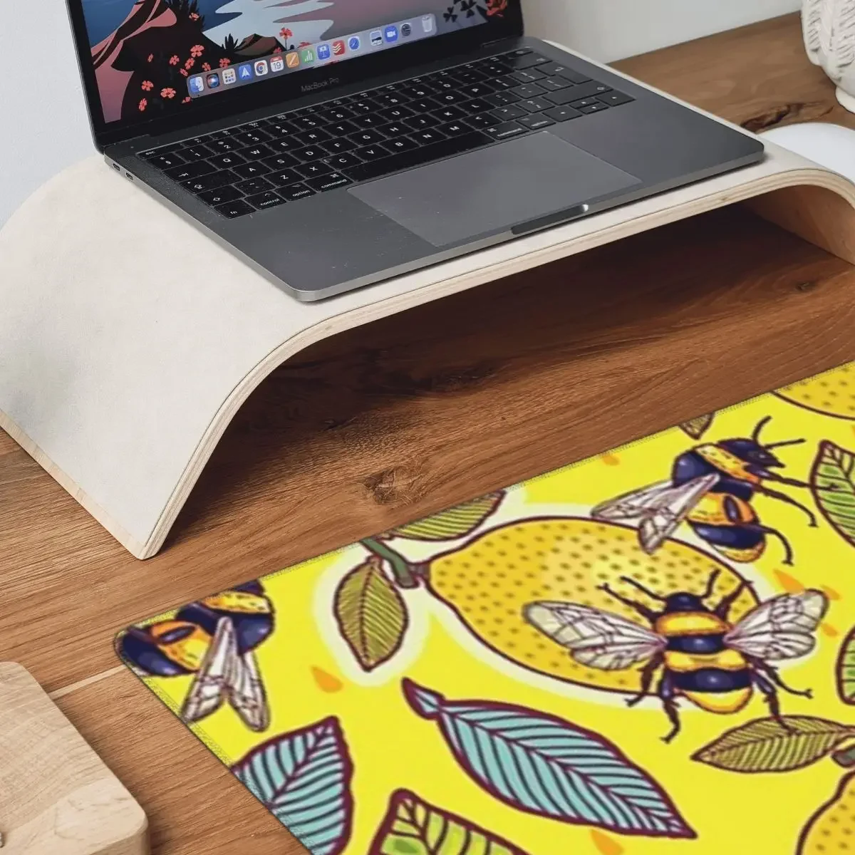 Yellow Lemon And Bee Garden La - Yellow Laptop Accessories recensie en prijs